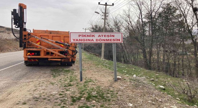Tuncelide orman yangınlarının önüne geçmek için levha asıldı