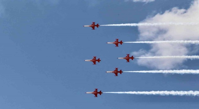 Türk Yıldızları Karamanda gösteri uçuşu yapacak
