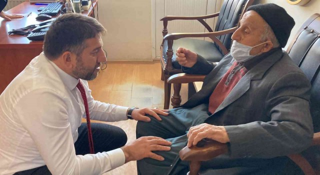 Türkcan: Vatandaş kapıda beklemez