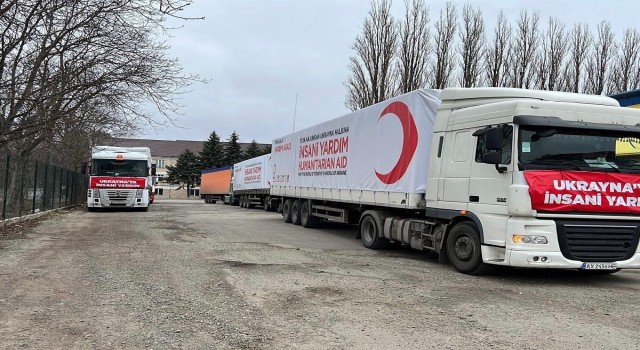 Türkiyenin Kiev Büyükelçiliği: “Yardım tırları Ukraynaya ulaştı”
