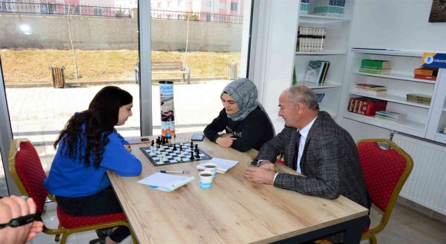 Tuşba Belediyesinden ‘Kitap Kafe hizmeti