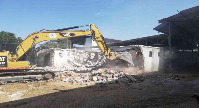 Tuzla Sulak Alanına inşaat izni veren Milas Belediyesi kaçak yapılarla mücadele başlattığını açıkladı