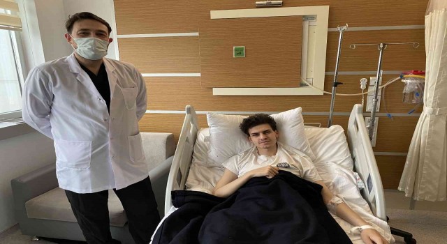 Tuzlada apandisiti patlayan genç, devlet hastanesinde sağlığına kavuştu