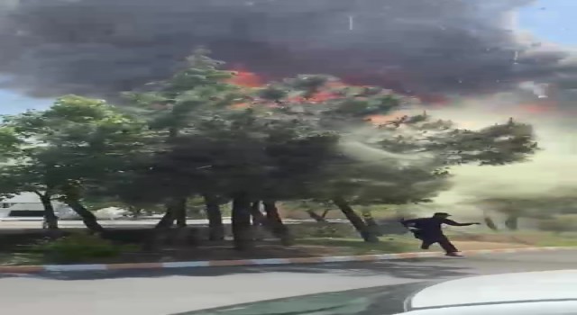 Tuzlada fabrikada patlama anı ve yaşanan panik kamerada
