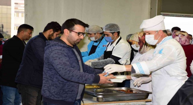 Tuzlada iftar çadırı geleneği devam ediyor