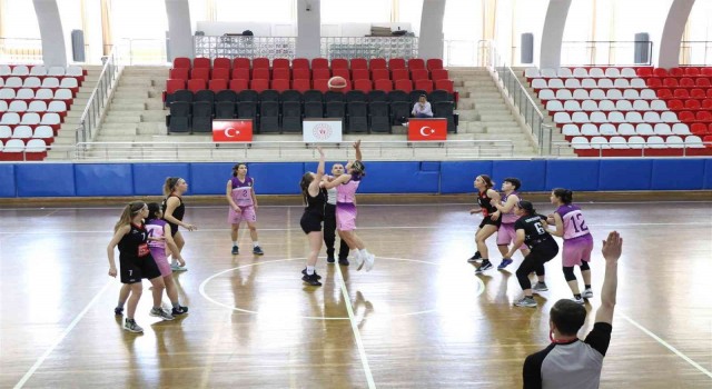 U-18 Basketbol Kızlar Anadolu Şampiyonası Aydında başladı