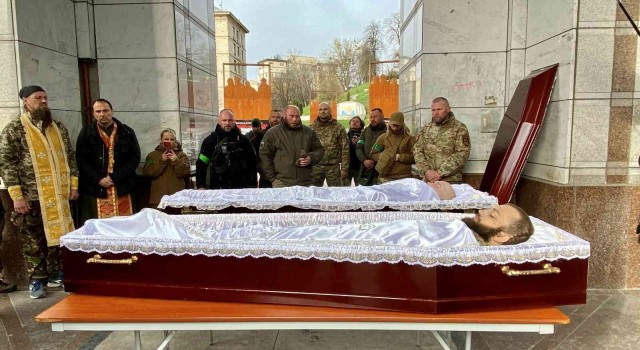 Ukraynanın kalbinde ağlatan tören