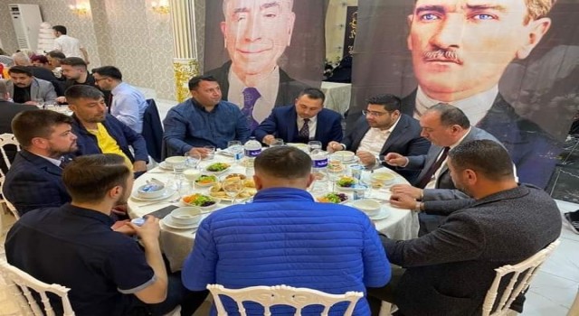 Ülkü Ocakları Bandırmada iftar yemeğinde biraraya geldi.