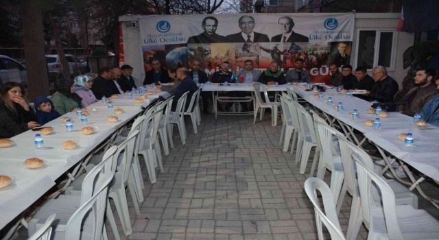 Ülkü Ocakları iftarda basın mensuplarıyla bir araya geldi