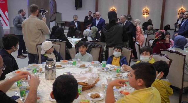 Ümraniyede Dünya Yetimler Gününde “Ramazan Çocuk Şenliği” etkinlikleri düzenlendi