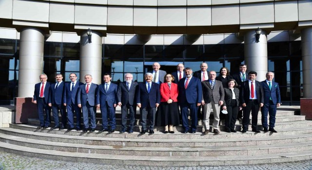 Üniversiteler birliği toplantısı Kocaelinde düzenlendi