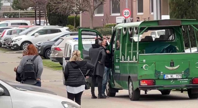 Ünlü sanatçı Koray Candemirin annesi 9. kattan düşerek hayatını kaybetti