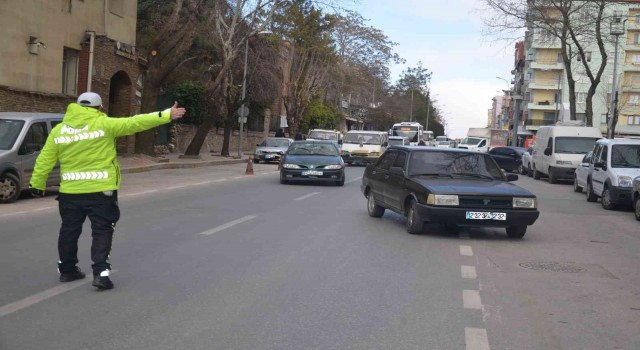 Uşakta bin 253 araç sürücüsüne para cezası kesildi