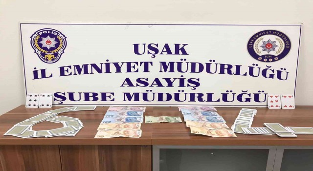 Uşakta kumar oynayan 4 kişiye para cezası kesildi