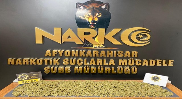 Uyuşturucu tacirinin zulasını eğitimli narkotik köpeği patlattı