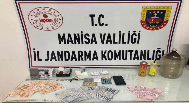 Uyuşturucu tacirlerine jandarmadan operasyon