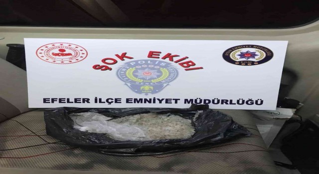 Uyuşturucuyu yola döküp kaçan şahıslar yakalandı