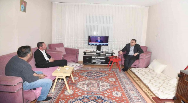 Vali Akbıyık, Akın ailesinin evinde iftarını açtı