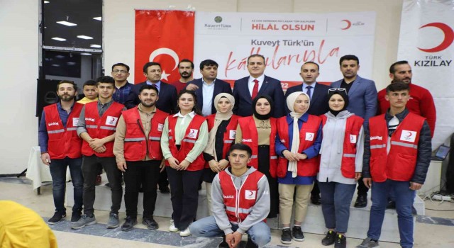 Vali Akbıyık, Kızılayın iftar yemeğine katıldı