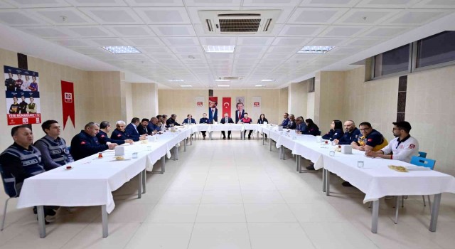 Vali Aksoy, 112 personelleri ile iftarda buluştu