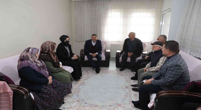 Vali Atay, şehit ailesiyle bir araya geldi