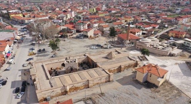 Vali Çiçek, Sultandağı Kent Meydanı Projesinin bitiş tarihini açıkladı