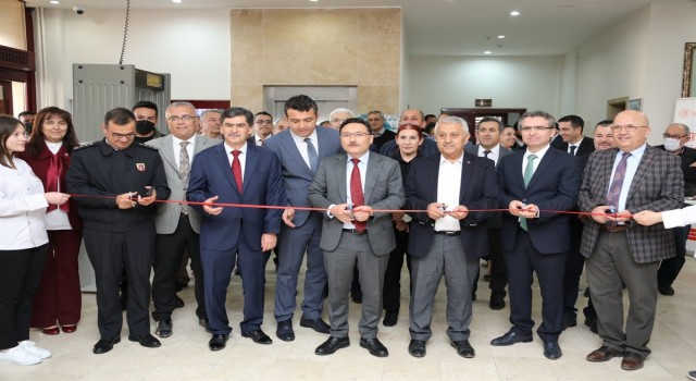 Vali Çiçek: “Turistlere kimsenin haksızlık yapmasına, dolandırmasına izin vermeyeceğiz”