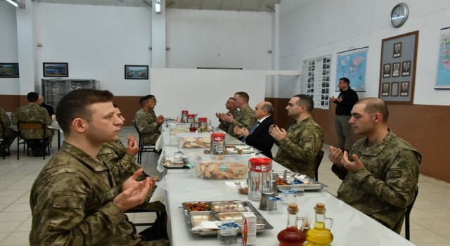 Vali Dağlı: “Rabbim Mehmetçiklerimizi muvaffak etsin”