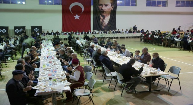 Vali Epcim, Aydıntepede halk iftarına katıldı