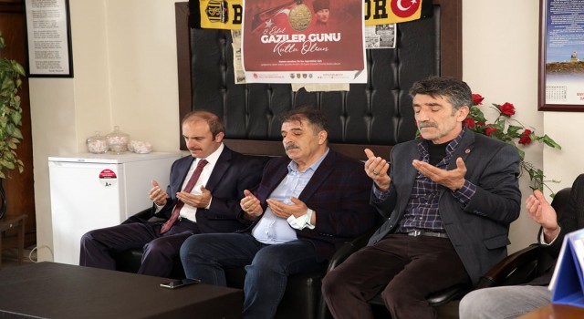 Vali Epcim ile Milletvekili Battal şehitler için okunan hatmi-i şerifin duasına katıldı