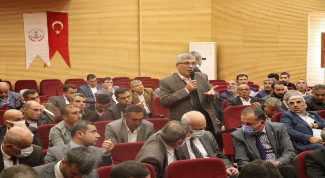 Vali Erinin Ceylanpınarda muhtarlarla buluştu