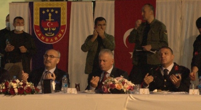 Vali Köşgerden İzmir İl Jandarma Komutanlığına milli değer övgüsü
