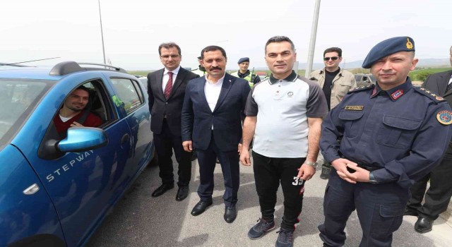 Vali Masatlıdan sürücülere emniyet kemeri uyarısı: Bayramınız kemerli olsun