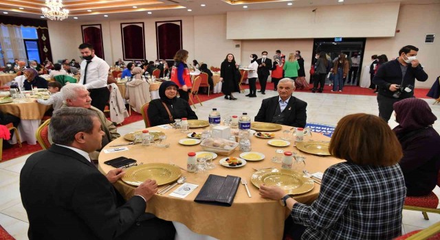 Vali Şıldakdan şehit ailelerine iftar