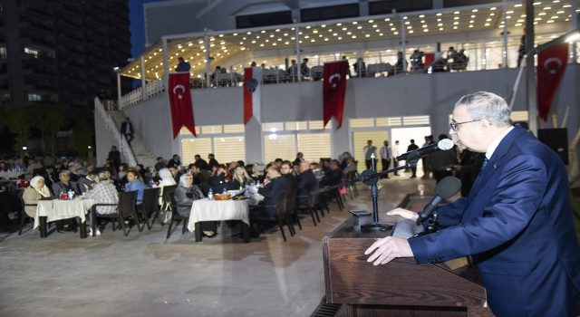 Vali Su, şehit yakınları ve gazi aileleriyle iftarda buluştu