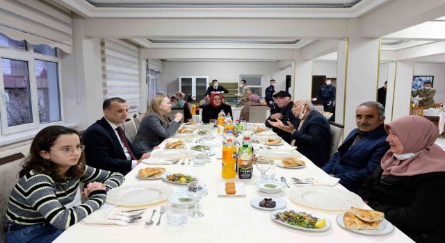 Vali Taşbilek şehit aileleri ve gazilerle iftar programında bir araya geldi