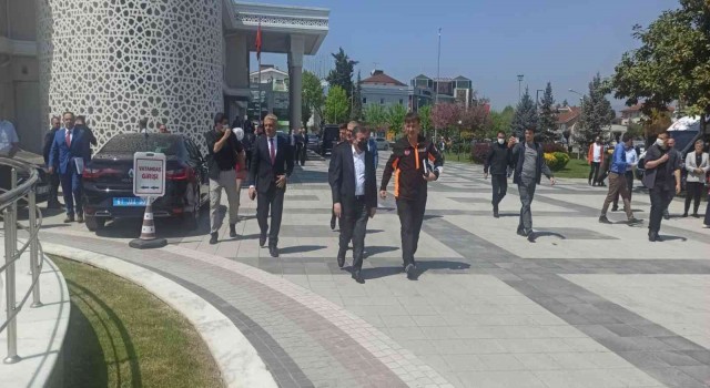 Valilikte siren sesleri yükseldi