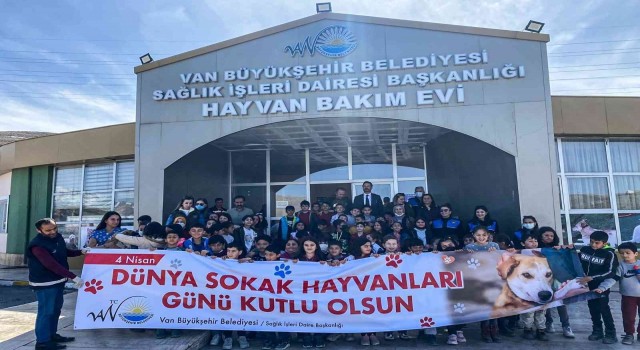 Van Büyükşehirden ‘Sokak hayvanları koruma günü etkinliği