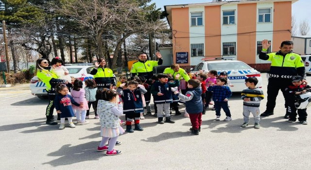Vanda 10 Nisan Polis Haftası