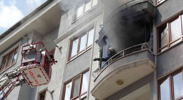 Vanda bir evde çıkan yangın korkuttu