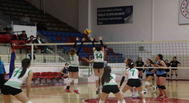 Voleybol Bölgesel Lig Kız müsabakaları Karabükte başladı