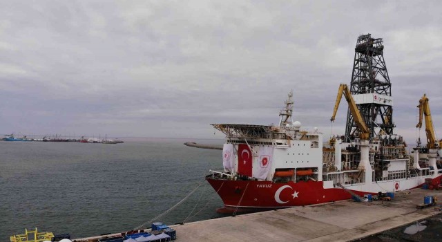 Yavuz Sondaj Gemisi, yeni görevi için uğurlanacağı saati bekliyor