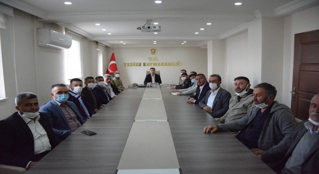 Yedisuda muhtarları toplantısı yapıldı
