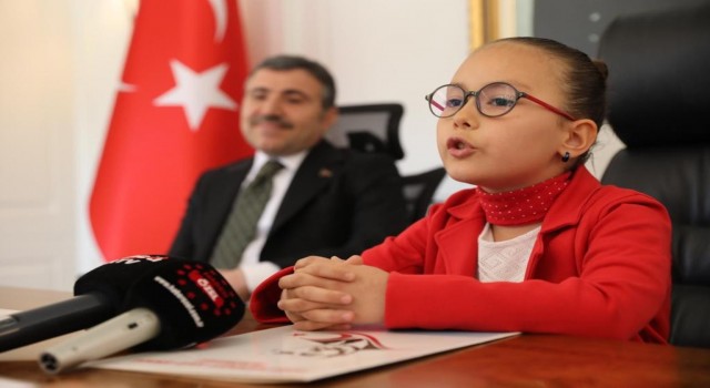 Yeni vali gazetecileri bile şaşkına çevirdi