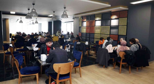 Yenilenen öğrenci merkezine yoğun ilgi