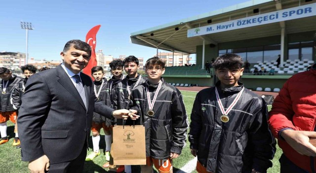 Yeşil sahada başarı parolası: Oku-oyna-zinde kal