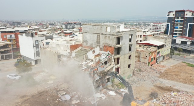 Yiğitler Mahallesinde yıkım çalışmalarına hız verildi