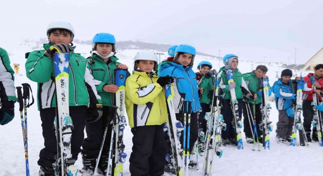 Yıldızdağında kayak sadece zengin eğlencesi olmaktan çıktı