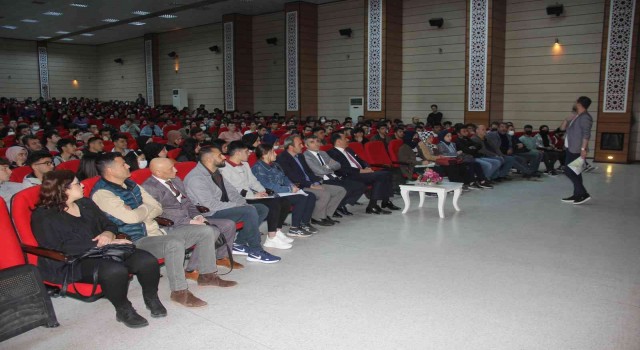 YKSye hazırlanan öğrencilere sınav öncesi motivasyon semineri
