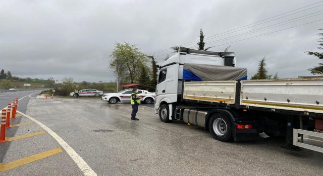 Yolcu ve yük taşıyan araçlara sıkı denetim